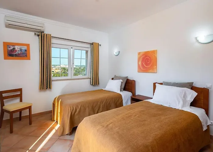 7+1 Bedroom Private Villa, Heated Pool, Games, Bbq
