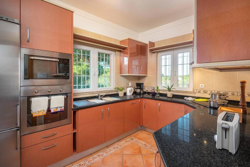 7+1 Bedroom Private Villa, Heated Pool, Games, Bbq Villa