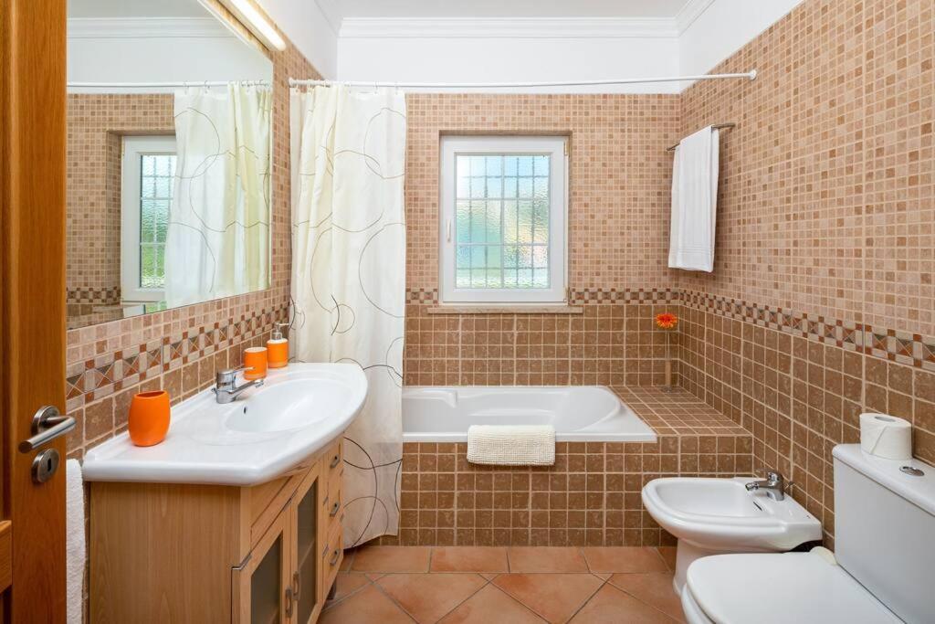 Villa 7+1 Bedroom Private Villa, Heated Pool, Games, Bbq