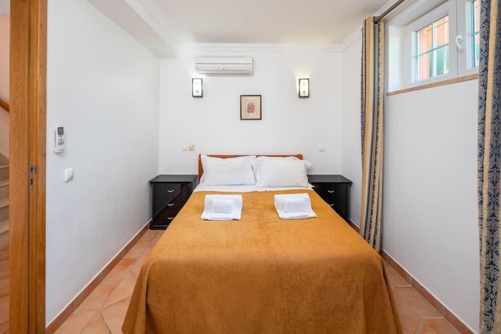 7+1 Bedroom Private Villa, Heated Pool, Games, Bbq Villa *