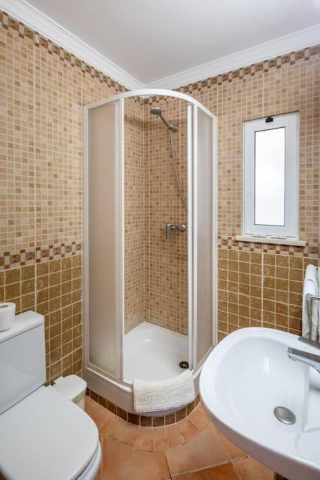7+1 Bedroom Private Villa, Heated Pool, Games, Bbq